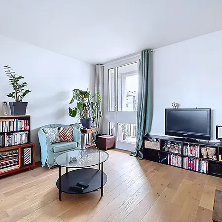 Elegant 2-room Close To Pere-lachaise Apartment Paris