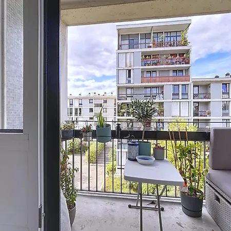 Elegant 2-room Close To Pere-lachaise *