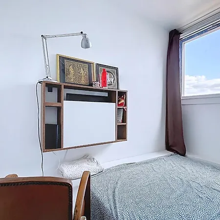 Elegant 2-room Close To Pere-lachaise Apartment