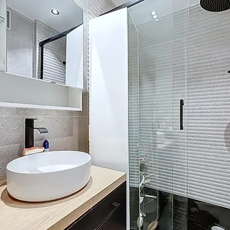 Apartment Elegant 2-room Close To Pere-lachaise