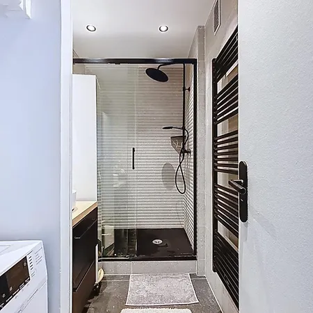 Elegant 2-room Close To Pere-lachaise Apartment Paris